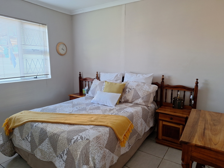 To Let 1 Bedroom Property for Rent in Bothasrus Eastern Cape
